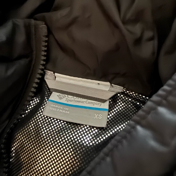 Columbia Women's Black Puffer Jacket - Picture 4 of 6